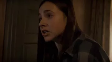 Chemise à carreaux noir et blanc portée par Tyler (Skylar Morgan Jones) comme on le voit dans Blood