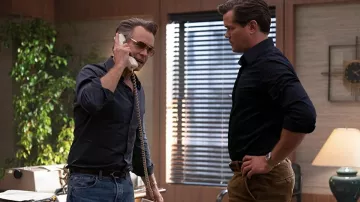 Lunettes de soleil portées par Nick De Noia (Murray Bartlett) comme on le voit dans Welcome to Chippendales Outfits (S01E05)