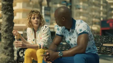 La veste portée par Irina (Marina Esteve) dans la série télé Toy Boy (Saison 1 Episode 12)