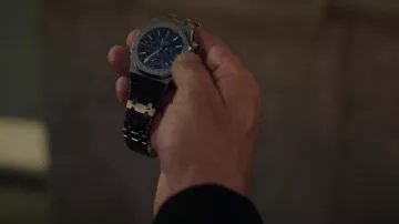 Audemars Piguet Regarder vu dans la série télévisée Kaléidoscope (saison 1 épisode 5)