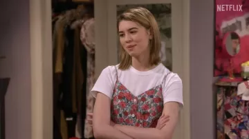 Robe florale portée par Leia Forman (Callie Haverda) vue dans la série télévisée That '90s Show (saison 1)