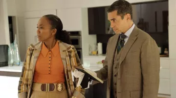 Ceinture portée par Amanda (Sonja Sohn) dans les tenues de Will Trent (saison 1 épisode 1)