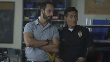 Montre portée par Garrett Briggs (Rodrigo Santoro) vue dans l’émission Wolf Pack TV (S01E01)