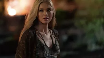 Zebra printed top worn by Lu­na Brig­gs (Chloe Rose Robertson) as seen in Wolf Pack Wardrobe (S01E01)