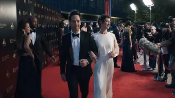 Robe blanche portée par Hope Van Dyne (Evangeline Lilly) vue dans Ant-Man and the Wasp: Quantumania