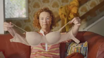 Polo rayé porté par Red (Krew Boylan) comme on le voit dans le film Seriously Red