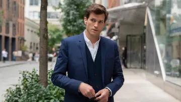 Navy blue suit worn by Peter (Ashton Kutcher) as seen in Your Place or Mine