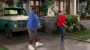 Baskets Adidas Hi-Top portées par Calvin Butler (Cedric the Entertainer) vues dans The Neighborhood (S05E11)