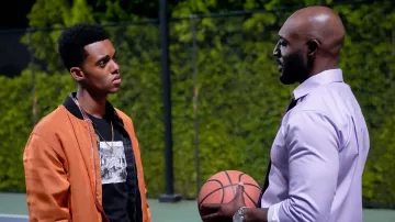 Veste bomber orange portée par Will Smith (Jabari Banks) comme on le voit dans les tenues Bel-Air (saison 2)