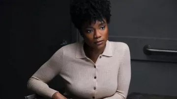 Ribbed Polo Top worn by Special Agent Tiffany Wallace (Katherine Renee Kane) in FBI TV series wardrobe (S05E12)