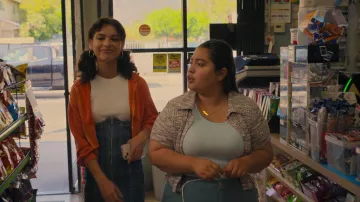 Collier porté par Gloria (Keyla Monterroso Mejia) vu dans Freeridge (S01E05)
