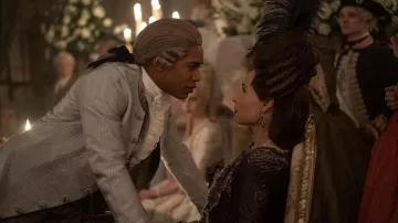 Boucles d’oreilles portées par La Guimard (Minnie Driver) comme on le voit dans la garde-robe du film Chevalier