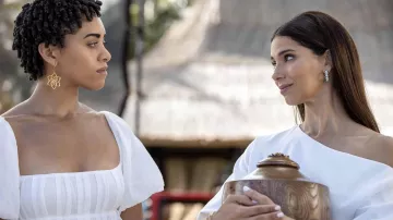 Gold Star earrings worn by Ruby Akuda (Kiara Barnes) as seen in Fantasy Island TV series wardrobe (Season 2 Episode 5)