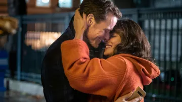 Orange hoodie coat worn by Mira Ray (Priyanka Chopra) as seen in Love Again