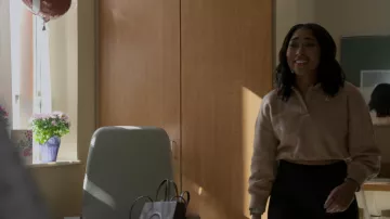 Nike Crop Sweater porté par Brittany Pitts (Adriyan Rae) vu dans The Game (S02E10)
