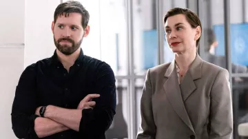 Black round watch worn by Supervisory Special Agent Scott Forrester (Luke Kleintank) as seen in FBI: International (S02E12)