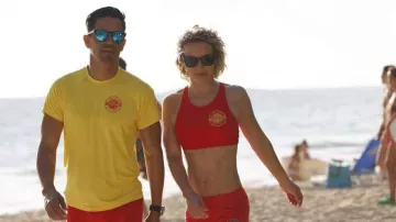 Lunettes de soleil miroir portées par Thomas Magnum (Jay Hernandez) comme on le voit dans Magnum P.I. (S05E02)