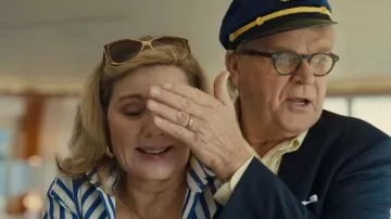 Lunettes de soleil portées par Tigger (Kim Cattrall) comme on le voit dans le film About My Father