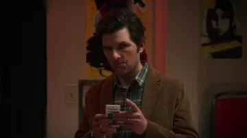 Veste en velours côtelé portée par Henry Pollard (Adam Scott) dans Party Down (S03E01)