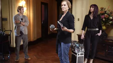 Zapatos usados por Charlie Nicoletti (Milo Ventimiglia) como se ve en The Company You Keep (S01E02)