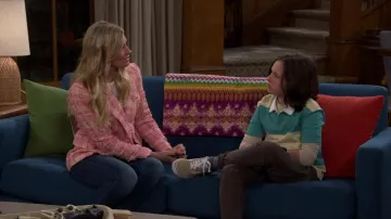 Baskets Vans portées par Grover Johnson (Hank Greenspan) comme on le voit dans The Neighborhood (S05E14)