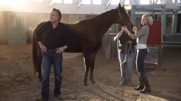 Montre portée par Leo Nicoletti (William Fichtner) comme on le voit dans la garde-robe de la série télévisée The Company You Keep (saison 1 épisode 3)