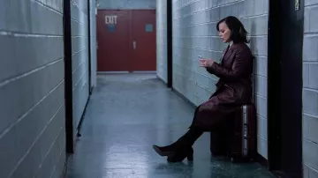 Zapatos de tacón usados por Ann Marie Quinlan (Debi Mazar) vistos en East New York (S01E15)
