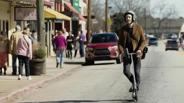 Chaqueta blazer de pana marrón usada por Dusty (Chris O'Dowd) como se ve en The Big Door Prize (Temporada 1)