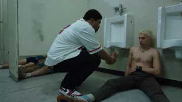 Baskets Nike portées par Daveed (O’Shea Jackson Jr.) comme on le voit dans le film Cocaine Bear