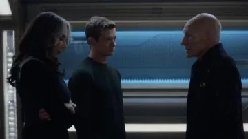 Haut vert porté par Jack Crusher (Ed Speleers) dans Star Trek: Picard (saison 3, épisode 5)