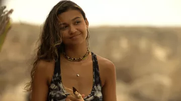 Colliers portés par Kiara Carrera (Madison Bailey) dans Outer Banks (saison 3)