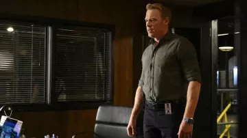 Watch worn by Donald Ressler (Diego Klattenhoff) as seen in The Blacklist TV series (S10E05)