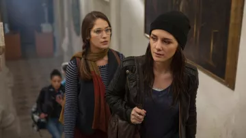 Scarf worn by Penn (Lola Kirke) in Fallen movie