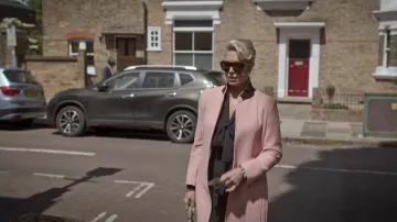 Gafas de sol usadas por Rebecca Welton (Hannah Waddingham) como se ve en Ted Lasso (S03E03)