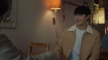 La veste beige portée par Joo Yeo-Jung (Lee Do-hyun) dans la série The Glory (Saison 1 Épisode 6)
