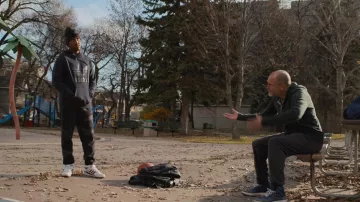 Baskets portées par Marcus (Woody Harrelson) comme on le voit dans les tenues de films Champions