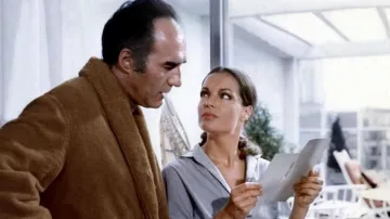 El albornoz marrón usado por Pierre Bérard (Michel Piccoli) en la película Les Choses de la vie