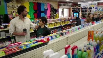 Camisa vaquera blanca usada por Cordell Walker (Jared Padalecki) como se ve en Walker (Temporada 3 Episodio 15)
