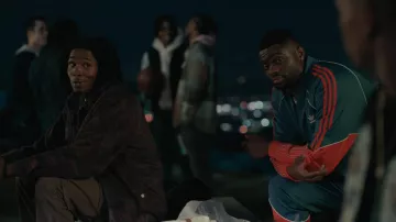 Survêtement Adidas porté par Hudson (Al-Shabazz Jabateh) vu dans Bel-Air (S02E07)