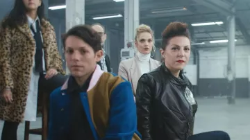 The blue and brown jacket worn by Paul Darbos in the clip De l'Amour d'Urgence Homophobie