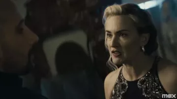 Pendientes usados por Chancellor (Kate Winslet) como se ve en la serie de televisión The Regime (Temporada 1)