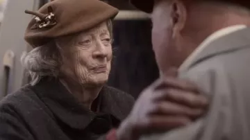 Chapeau de béret porté par Lily Fox (Maggie Smith) vu dans The Miracle Club