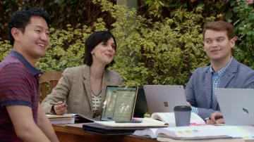 Blazer à carreaux porté par Avery (KayKay Blaisdell) vu dans All American (S05E16)
