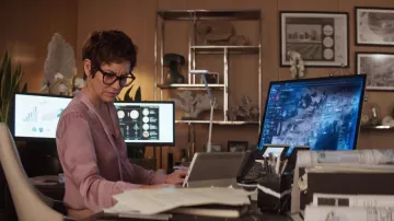 Chemisier rose porté par Hope Van Dyne (Evangeline Lilly) vu dans Ant-Man and the Wasp: Quantumania