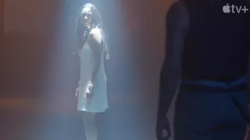 Vestido blanco usado por Samantha (Chase Sui Wonders) como se ve en City on Fire (Temporada 1)