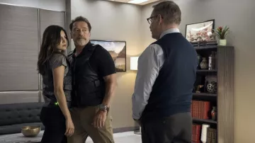 Montre portée par Luke Brunner (Arnold Schwarzenegger) vue dans FUBAR (saison 1)