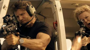 Montre portée par Aldon (Travis Van Winkle) comme on le voit dans la série télévisée FUBAR (saison 1)