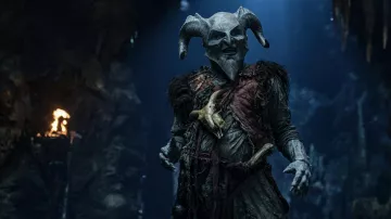 Casque de masque de corne porté par (Ygal Gleim) dans les tenues de la série télévisée Der Greif (Saison 1)