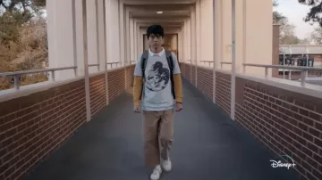 Camiseta usada por Wei-Chen (Jimmy Liu) como se ve en American Born Chinese (Temporada 1)