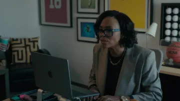 Montre portée par Jules Nichols (Aisha Tyler) vue dans The Last Thing He Told Me (S01E03)